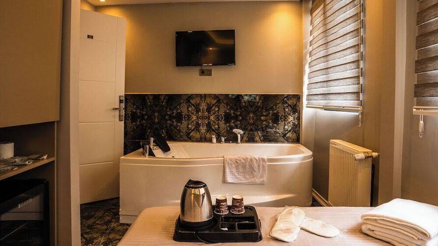 Ck Palace Hotel