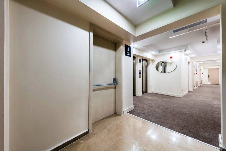 Отель Roys Hotel & Suites