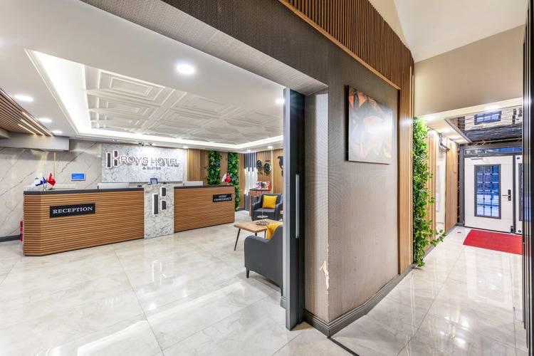 Отель Roys Hotel & Suites
