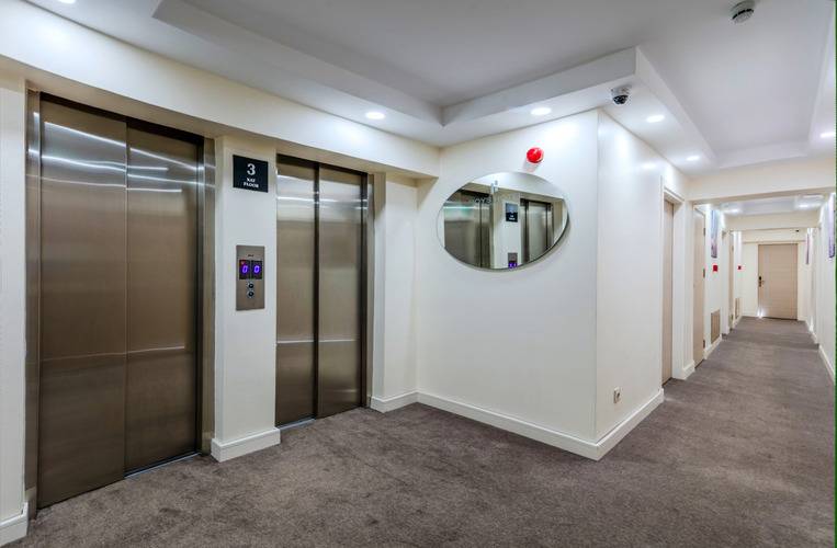 Отель Roys Hotel & Suites