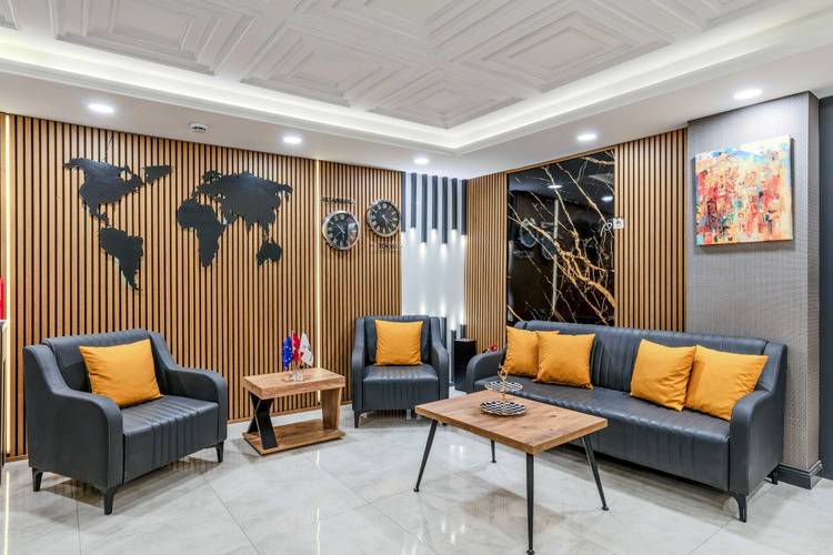 Отель Roys Hotel & Suites