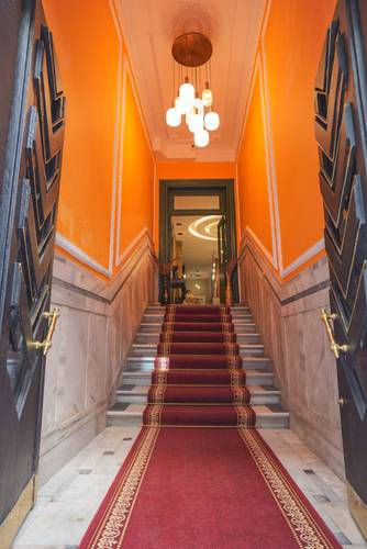 Отель Aria Palace