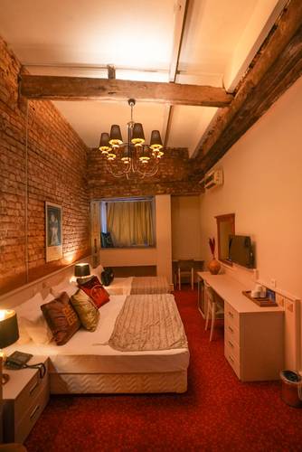 Отель Aria Palace