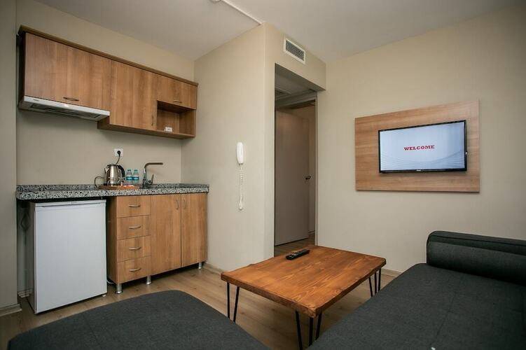 Lavin Hotel & Suites