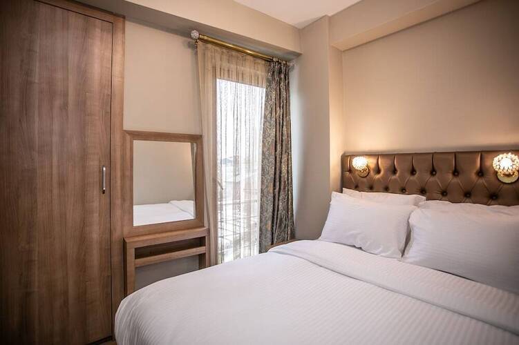 Lavin Hotel & Suites