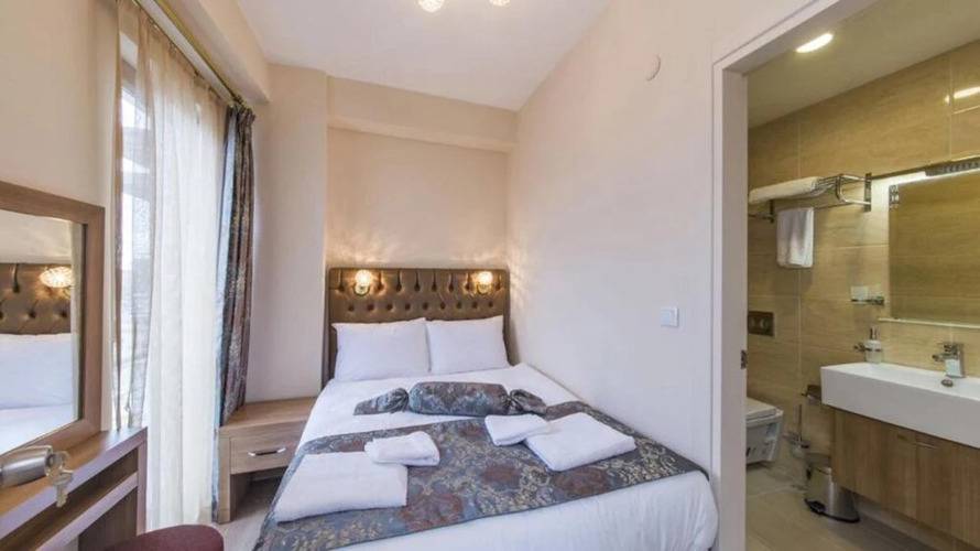 Lavin Hotel & Suites