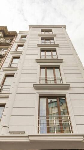 Lavin Hotel & Suites