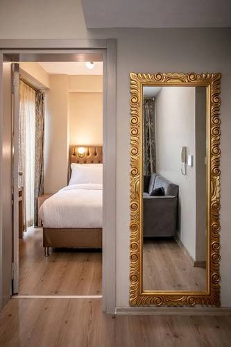 Lavin Hotel & Suites