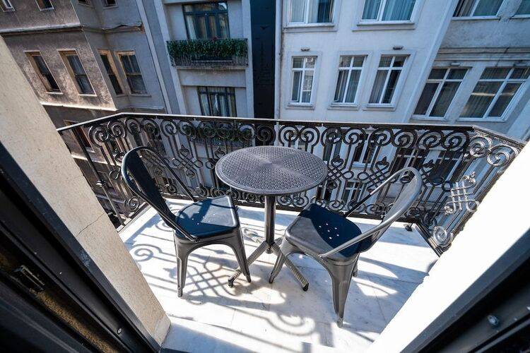 Balo Suite Hotel