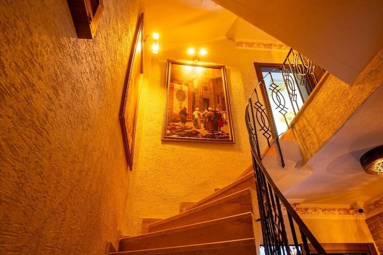 Sayina Hotel