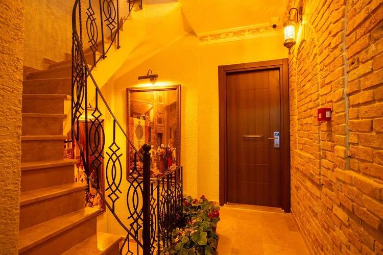 Sayina Hotel