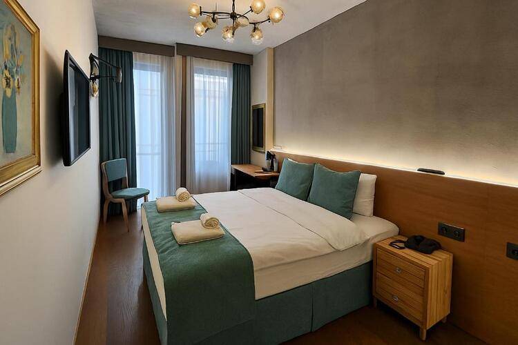 Aleksandr Pera Hotel