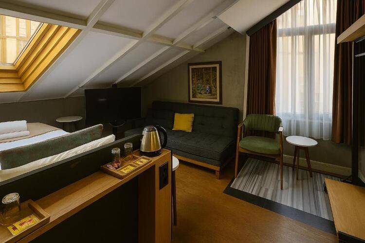 Aleksandr Pera Hotel