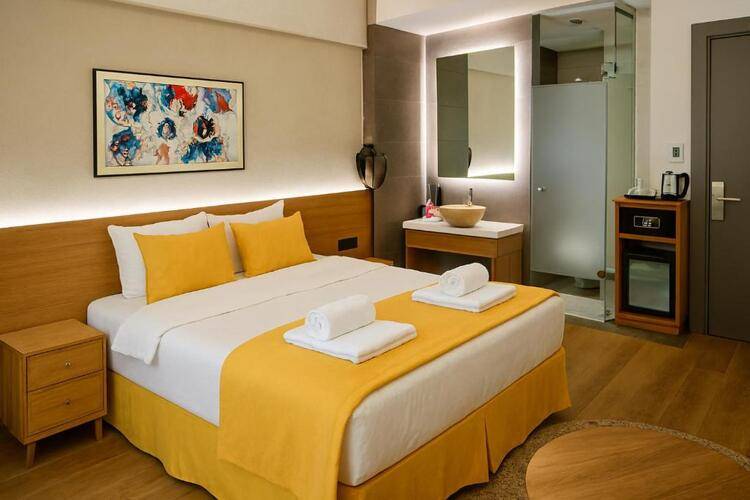Aleksandr Pera Hotel