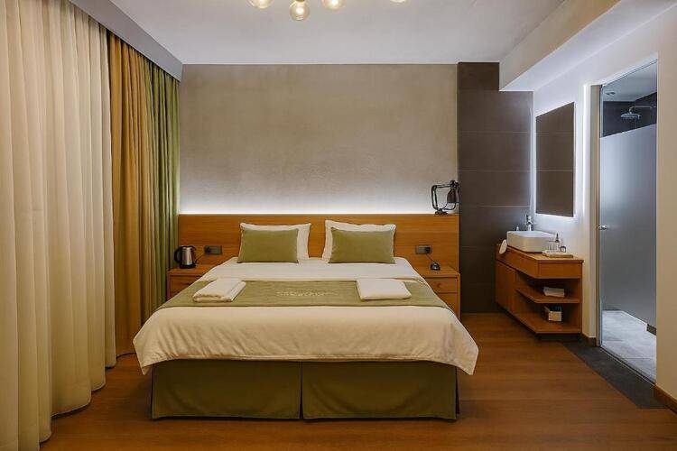 Aleksandr Pera Hotel