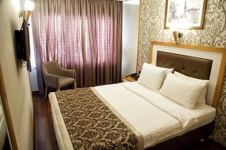 Crestium Hotel Prime Square