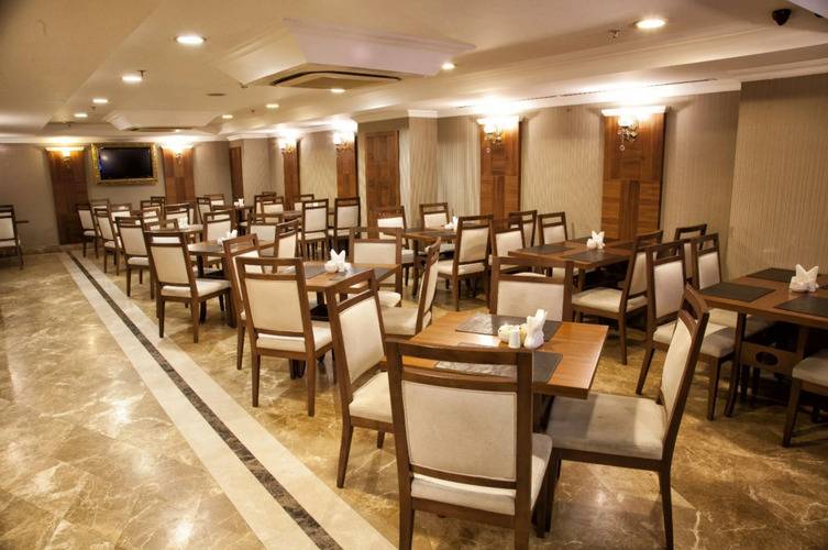 Crestium Hotel Prime Square