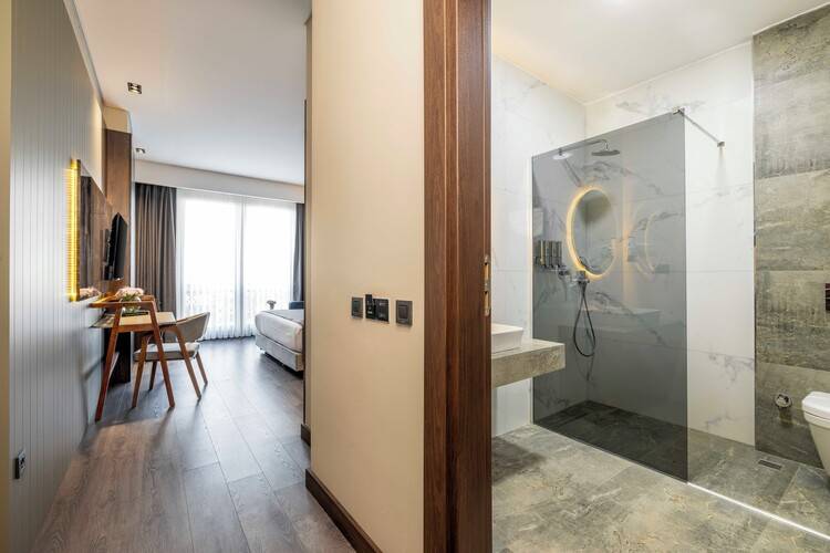 Ezkar Bathonea Art İstanbul