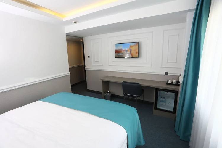 Askadar May Hotel