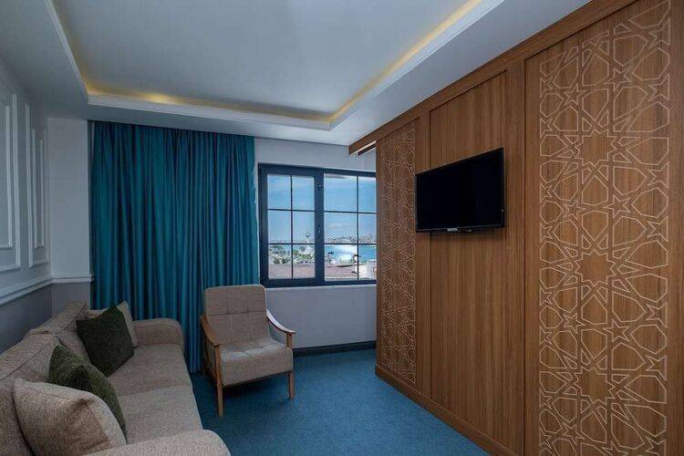 Askadar May Hotel