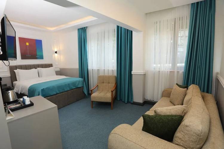 Askadar May Hotel