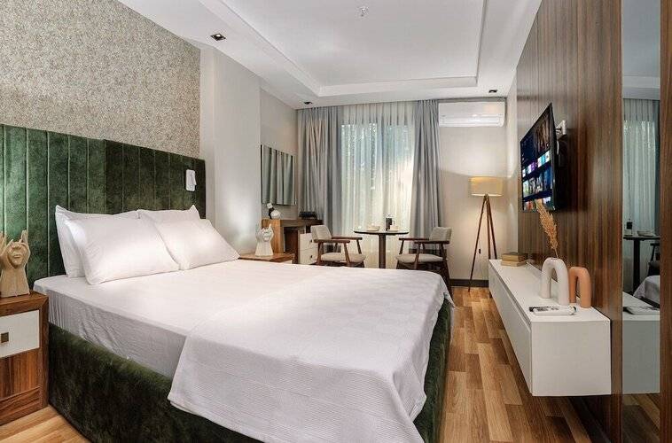 La Mia Suites