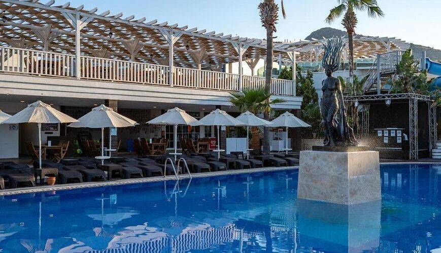 Golden Beach Resort & Spa