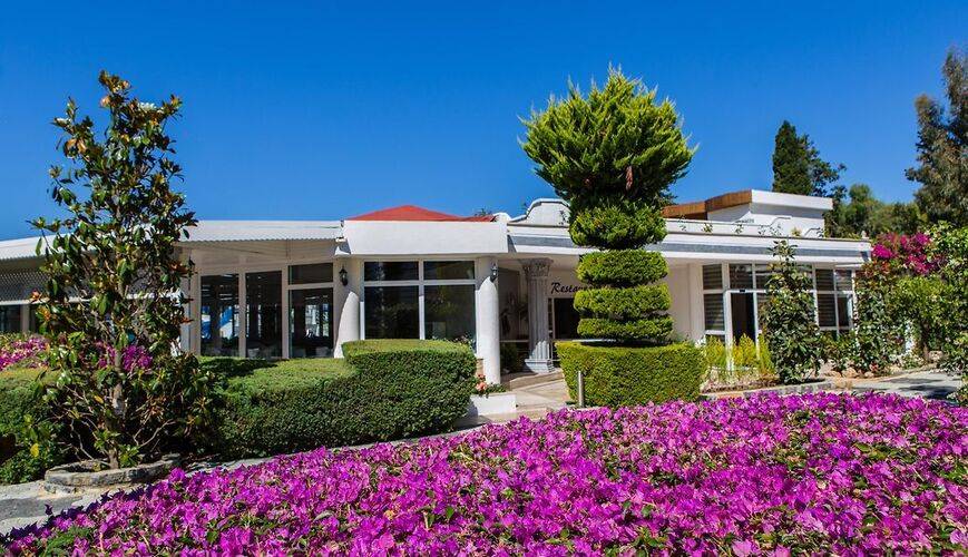 Golden Beach Resort & Spa