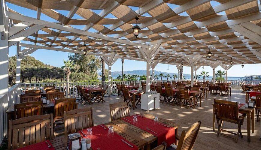 Golden Beach Resort & Spa