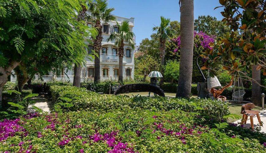 Golden Beach Resort & Spa