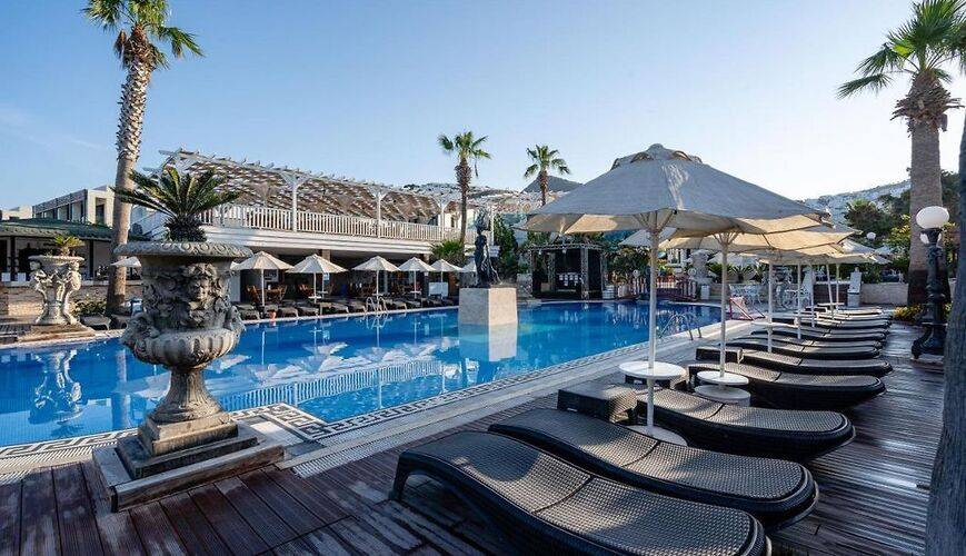 Golden Beach Resort & Spa
