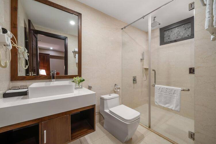 Yarra Ocean Suites Da Nang Hotel
