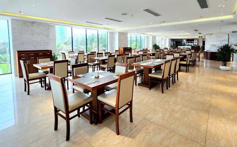 Yarra Ocean Suites Da Nang Hotel