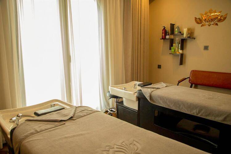 Golden Lotus Luxury Hotel