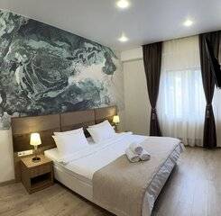 $item['hotel']['name']