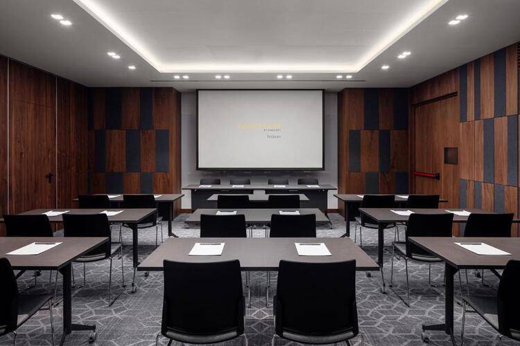 Courtyard By Marriott
