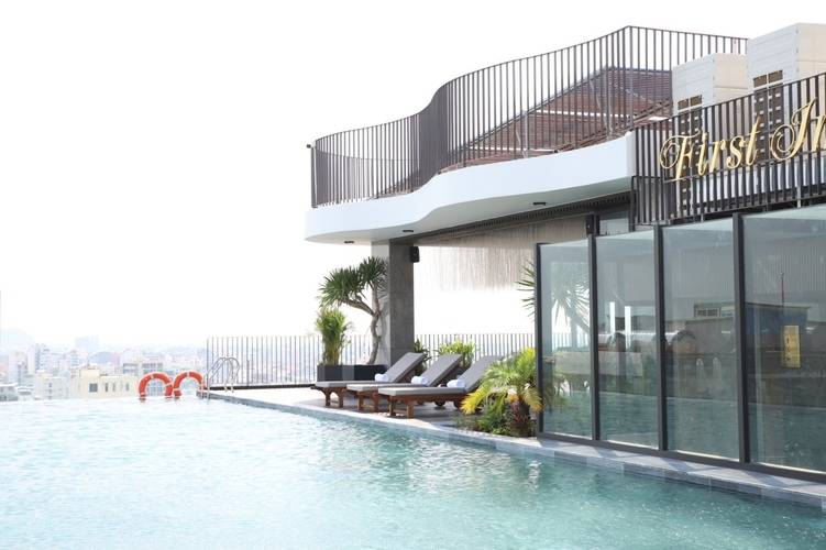 Golden Lotus Grand Hotel