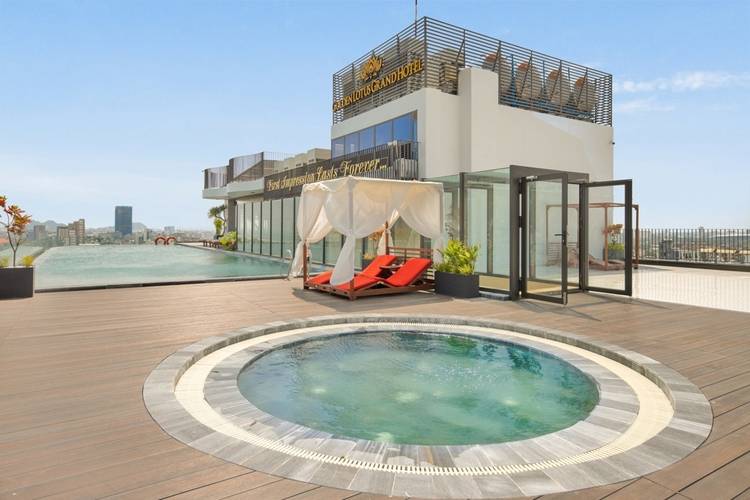 Golden Lotus Grand Hotel