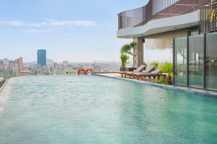 Golden Lotus Grand Hotel