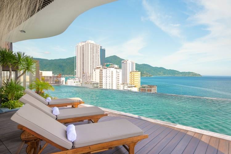 Golden Lotus Grand Hotel