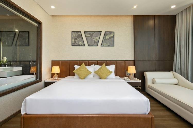 Golden Lotus Grand Hotel