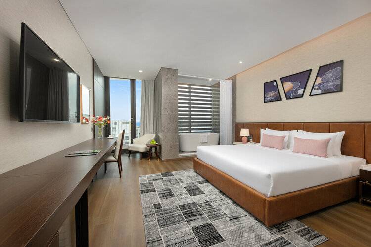 Golden Lotus Grand Hotel