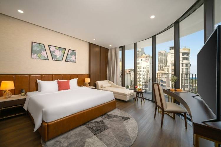 Golden Lotus Grand Hotel