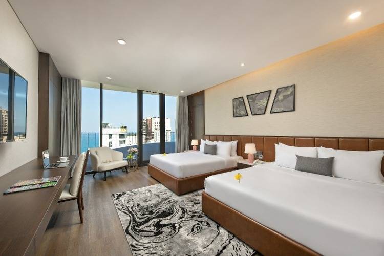 Golden Lotus Grand Hotel