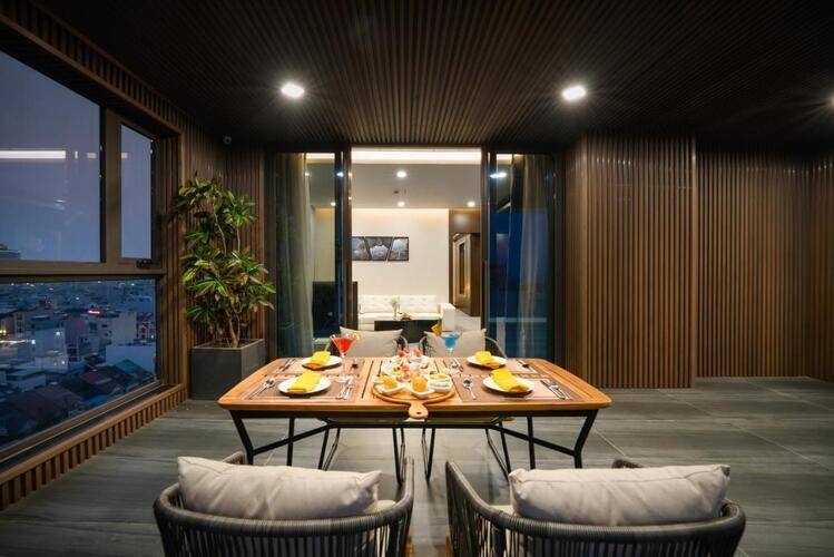 Golden Lotus Grand Hotel