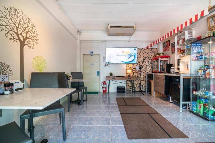 838 Aromdee Apartment