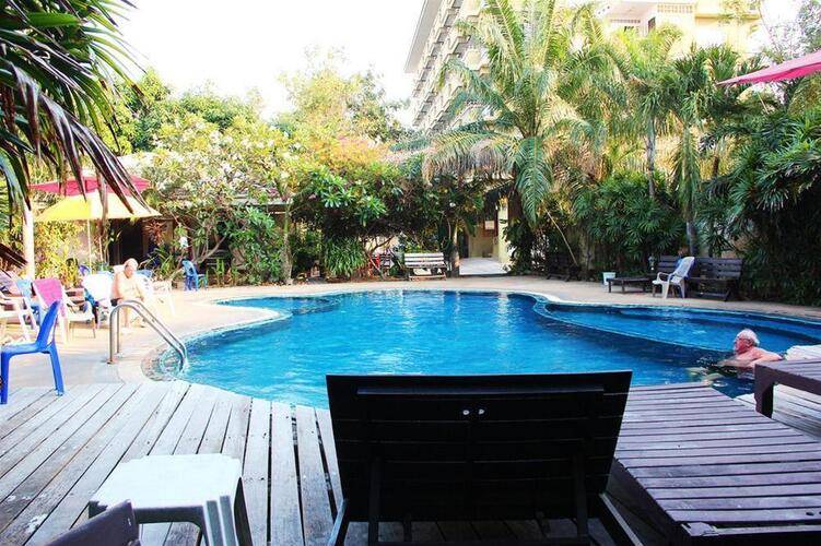 Royal Tycoon Place