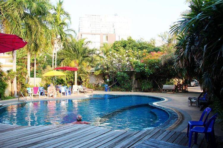 Royal Tycoon Place