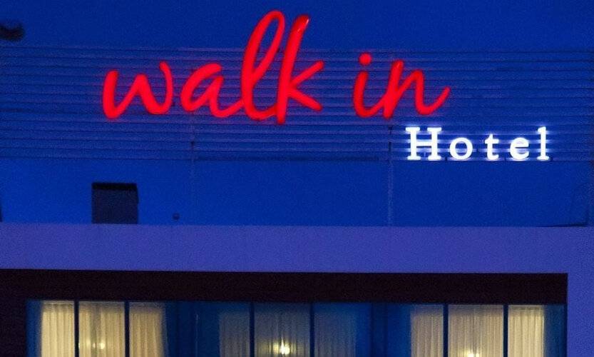Walk In Hotel