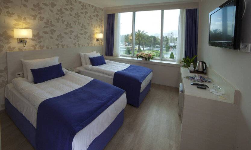 Walk In Hotel